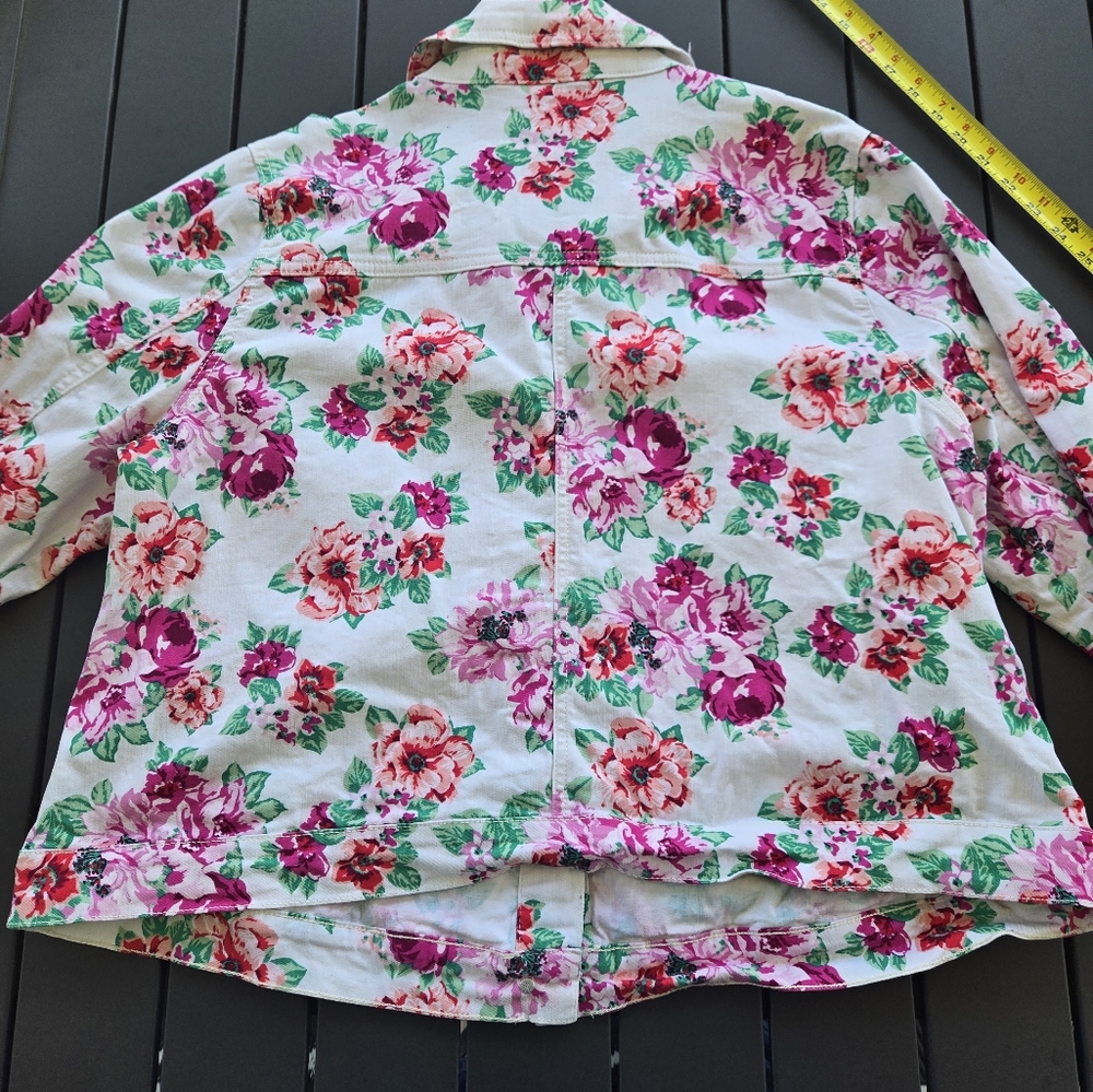 EUC Floral Denim Jacket - 2X - Picture 11 of 13